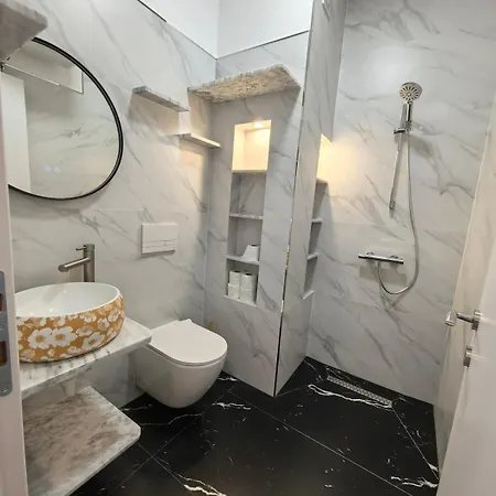 Stylish 2bedroom Tirana Univers