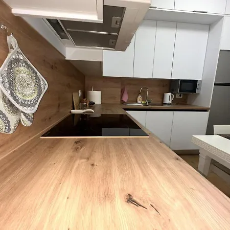 Stylish 2bedroom Tirana Univers Daire