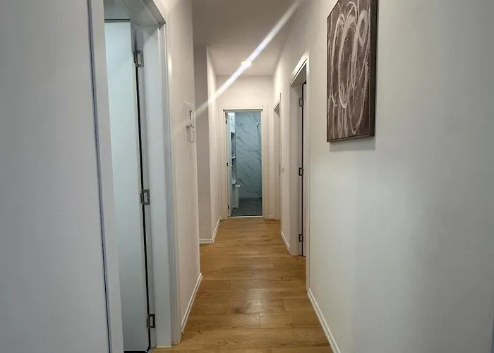 Stylish 3bed Quiet Area Univers Apartmán