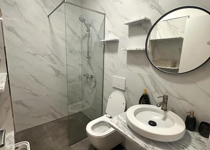 Apartment Stylish 3bed Quiet Area Univers Laknas